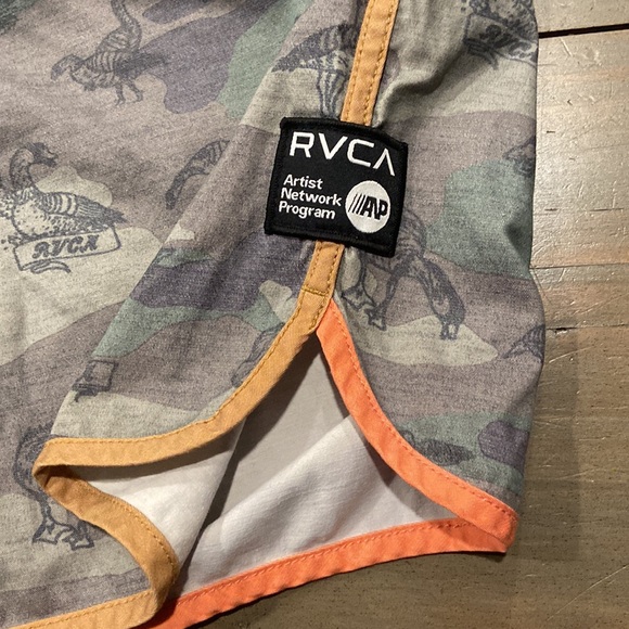 Camo RVCA shorts with duck print on them - Picture 2 of 5